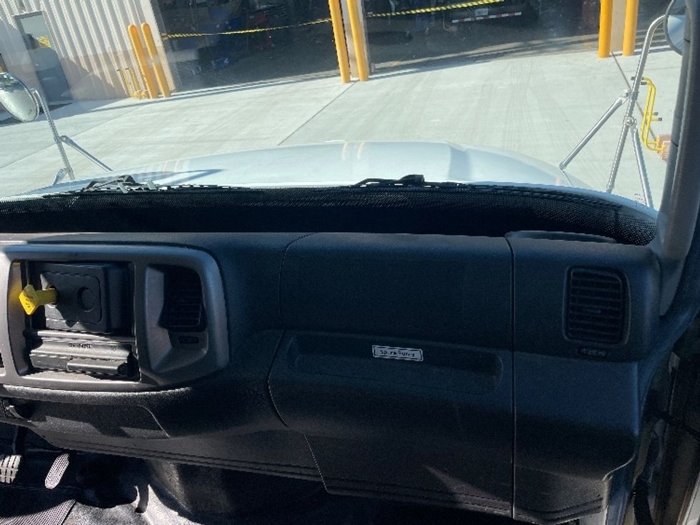 Medium Duty Box Truck-Light and Medium Duty Trucks-Hino-2019-338-Pennsauken-NJ-183,355\n\t\tmiles-$ 41,750 - Image 21