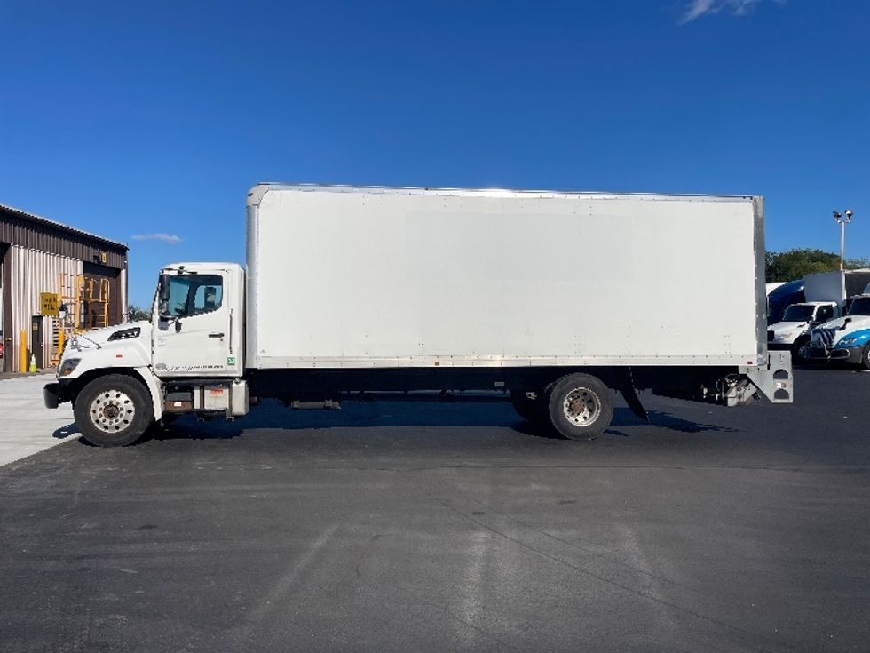 Medium Duty Box Truck-Light and Medium Duty Trucks-Hino-2019-338-Pennsauken-NJ-183,355\n\t\tmiles-$ 41,750 - Image 4