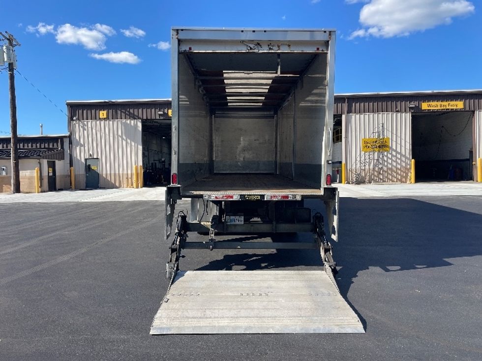 Medium Duty Box Truck-Light and Medium Duty Trucks-Hino-2019-338-Pennsauken-NJ-183,355\n\t\tmiles-$ 41,750 - Image 9