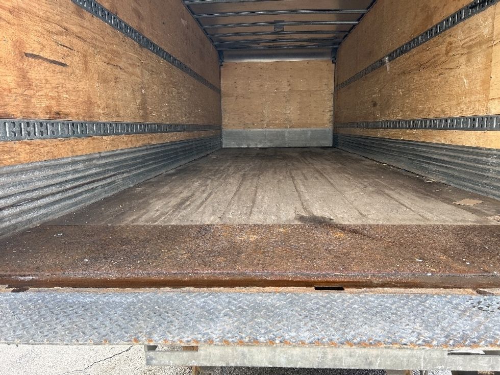 Medium Duty Box Truck-Light and Medium Duty Trucks-Hino-2019-338-Saint Laurent-PQ-132,966\n\t\tkm-$ 62,500 - Image 10