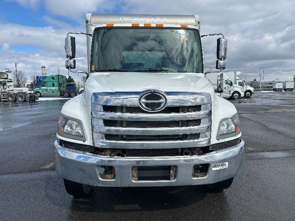 Medium Duty Box Truck-Light and Medium Duty Trucks-Hino-2019-338-Saint Laurent-PQ-132,966\n\t\tkm-$ 62,500 - Image 2