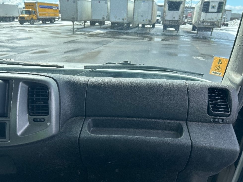 Medium Duty Box Truck-Light and Medium Duty Trucks-Hino-2019-338-Saint Laurent-PQ-132,966\n\t\tkm-$ 62,500 - Image 21