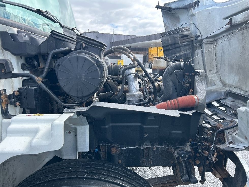 Medium Duty Box Truck-Light and Medium Duty Trucks-Hino-2019-338-Saint Laurent-PQ-132,966\n\t\tkm-$ 62,500 - Image 23