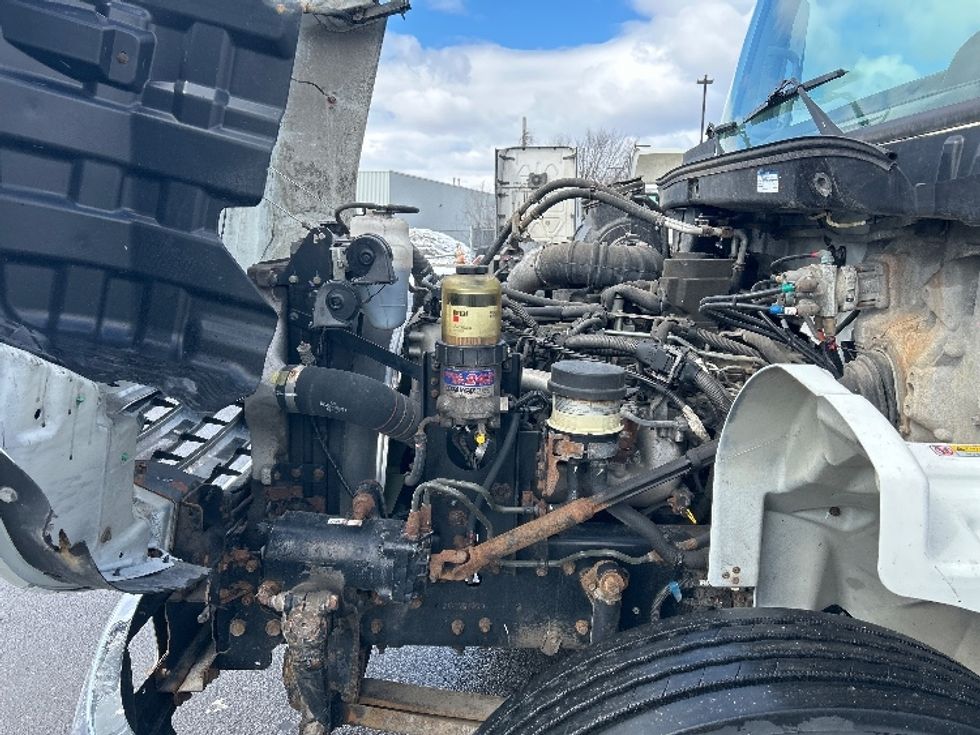 Medium Duty Box Truck-Light and Medium Duty Trucks-Hino-2019-338-Saint Laurent-PQ-132,966\n\t\tkm-$ 62,500 - Image 24