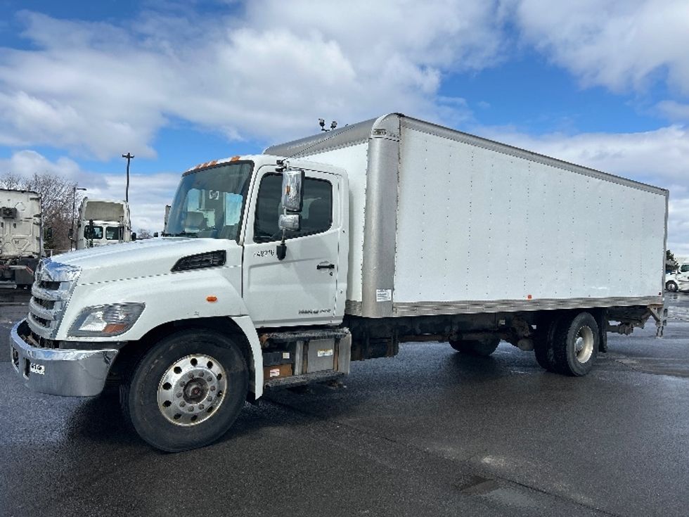 Medium Duty Box Truck-Light and Medium Duty Trucks-Hino-2019-338-Saint Laurent-PQ-132,966\n\t\tkm-$ 62,500 - Image 3