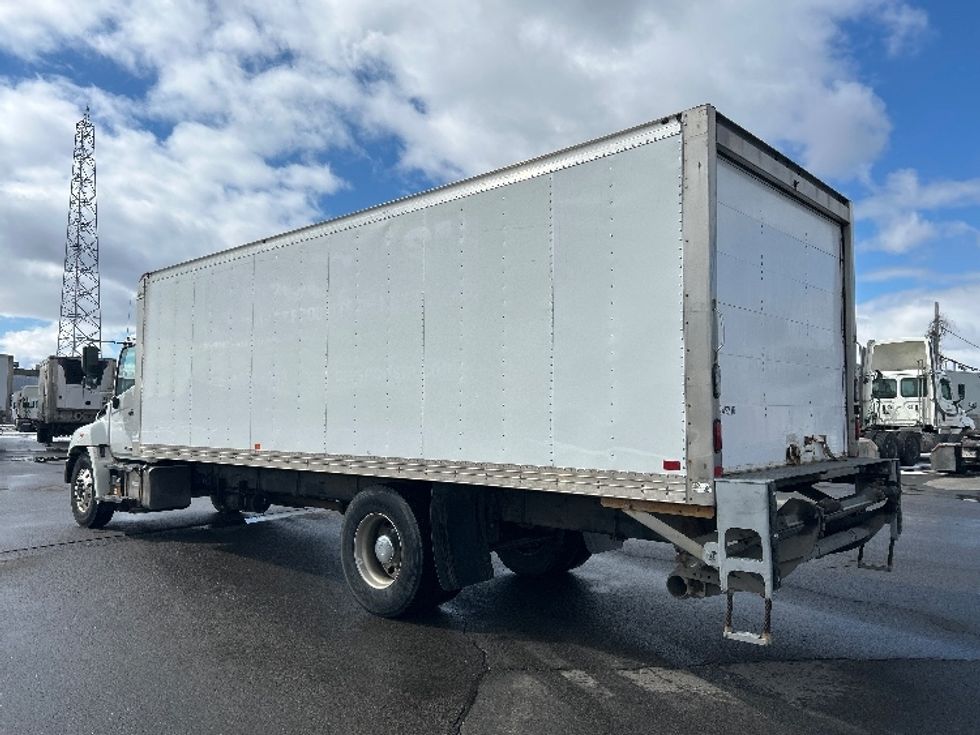 Medium Duty Box Truck-Light and Medium Duty Trucks-Hino-2019-338-Saint Laurent-PQ-132,966\n\t\tkm-$ 62,500 - Image 6