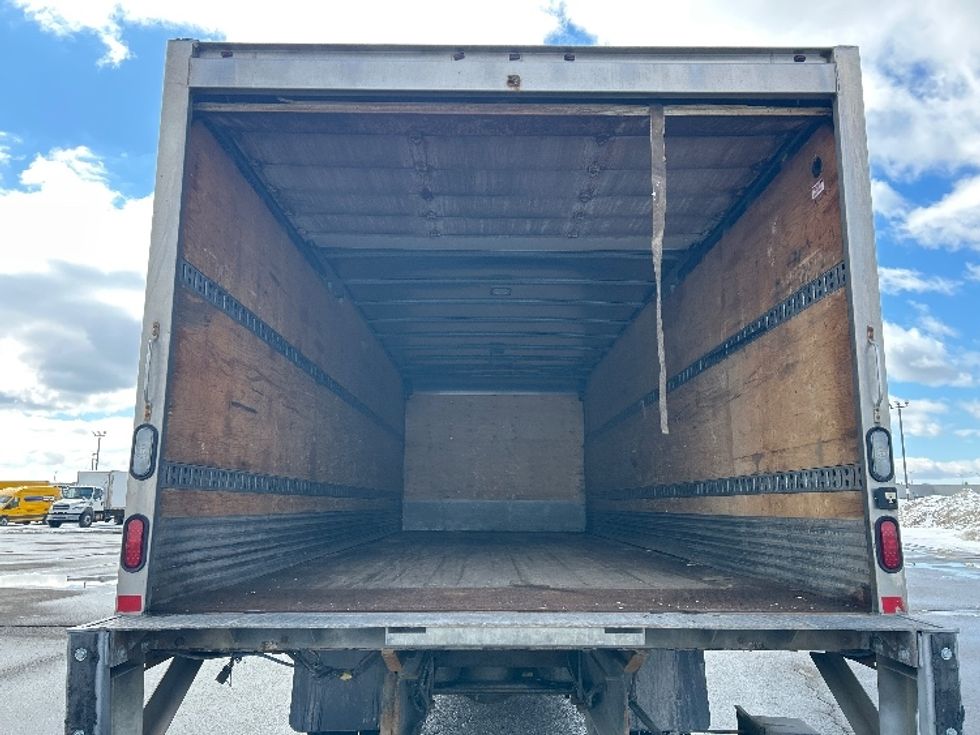 Medium Duty Box Truck-Light and Medium Duty Trucks-Hino-2019-338-Saint Laurent-PQ-132,966\n\t\tkm-$ 62,500 - Image 8