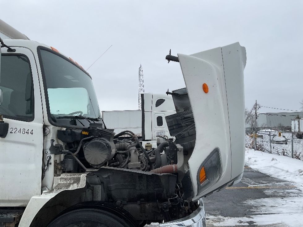 Medium Duty Box Truck-Light and Medium Duty Trucks-Hino-2019-338-Saint Laurent-PQ-349,325\n\t\tkm-$ 44,750 - Image 19