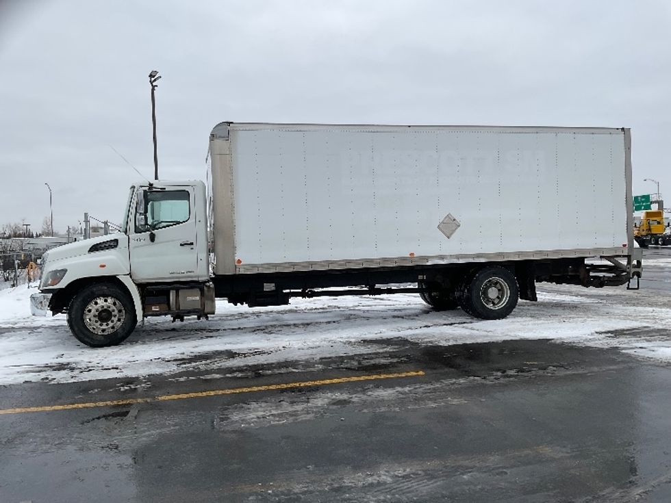 Medium Duty Box Truck-Light and Medium Duty Trucks-Hino-2019-338-Saint Laurent-PQ-349,325\n\t\tkm-$ 44,750 - Image 4