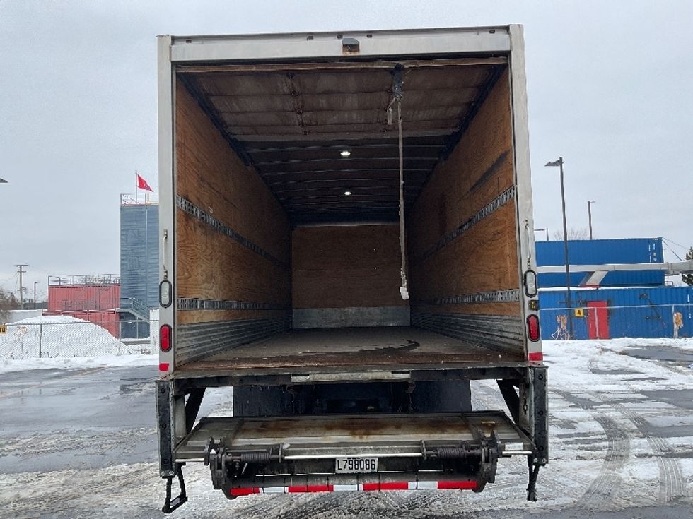 Medium Duty Box Truck-Light and Medium Duty Trucks-Hino-2019-338-Saint Laurent-PQ-349,325\n\t\tkm-$ 44,750 - Image 9