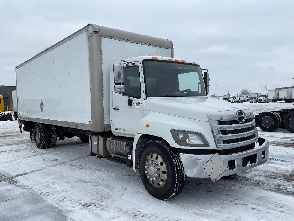 Medium Duty Box Truck-Light and Medium Duty Trucks-Hino-2019-338-Saint Laurent-PQ-368,252\n\t\tkm-$ 42,500 - Image 1