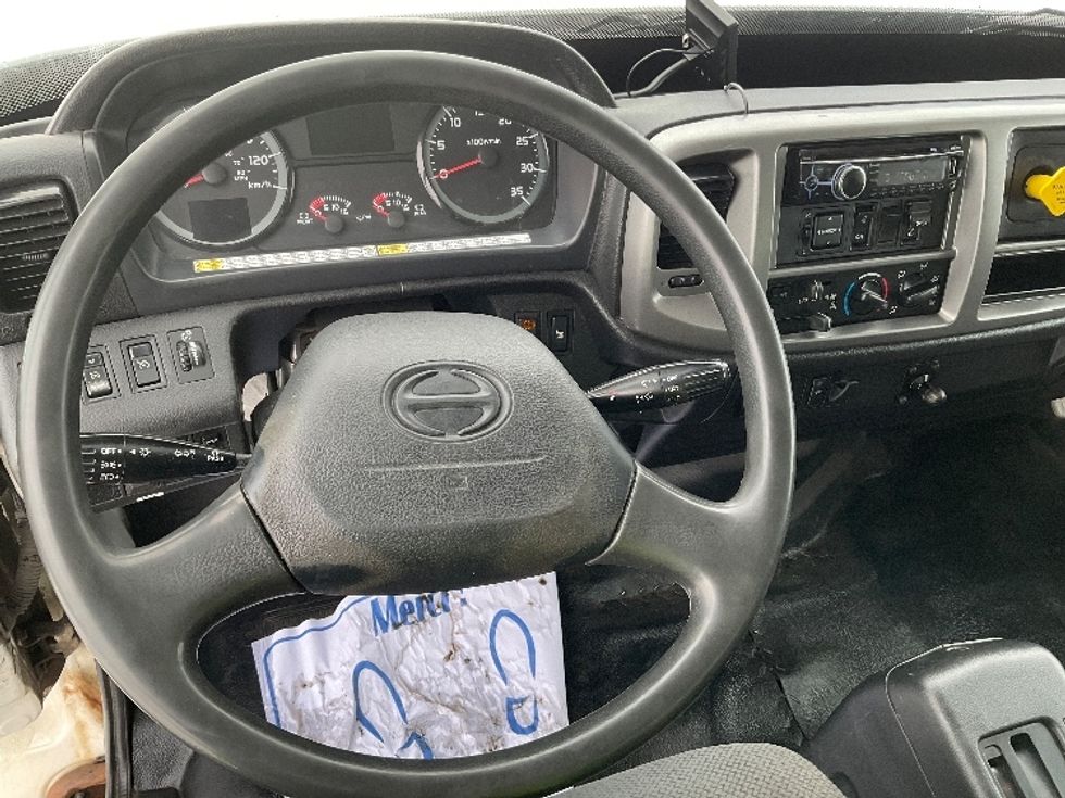 Medium Duty Box Truck-Light and Medium Duty Trucks-Hino-2019-338-Saint Laurent-PQ-368,252\n\t\tkm-$ 42,500 - Image 14