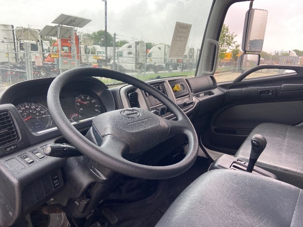 Medium Duty Box Truck-Light and Medium Duty Trucks-Hino-2019-338-San Antonio-TX-285,264\n\t\tmiles-$ 31,250 - Image 17