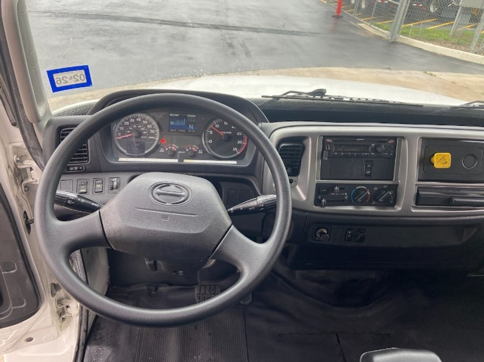 Medium Duty Box Truck-Light and Medium Duty Trucks-Hino-2019-338-San Antonio-TX-285,264\n\t\tmiles-$ 31,250 - Image 18