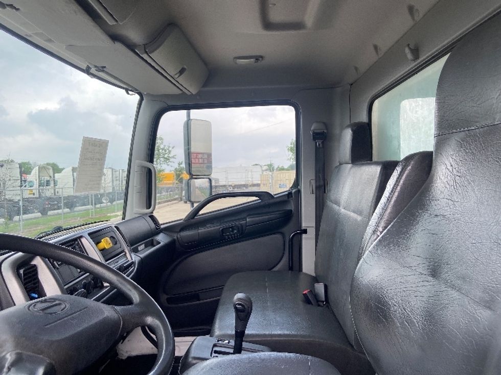 Medium Duty Box Truck-Light and Medium Duty Trucks-Hino-2019-338-San Antonio-TX-285,264\n\t\tmiles-$ 31,250 - Image 19