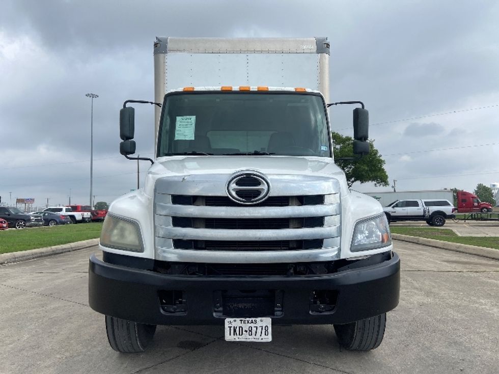 Medium Duty Box Truck-Light and Medium Duty Trucks-Hino-2019-338-San Antonio-TX-285,264\n\t\tmiles-$ 31,250 - Image 2