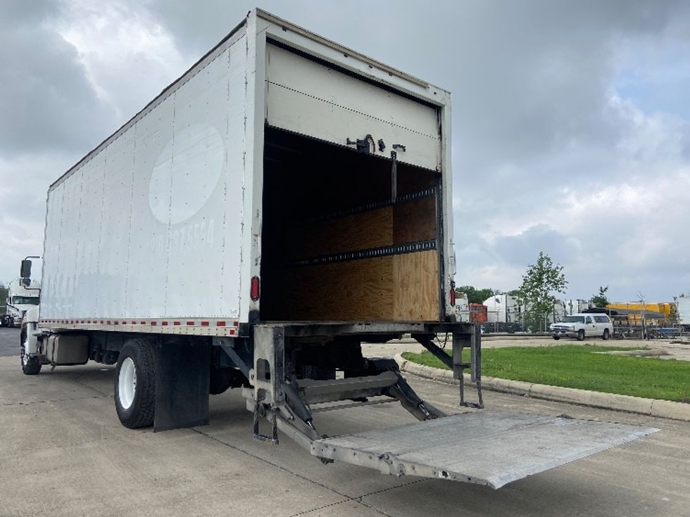 Medium Duty Box Truck-Light and Medium Duty Trucks-Hino-2019-338-San Antonio-TX-285,264\n\t\tmiles-$ 31,250 - Image 9