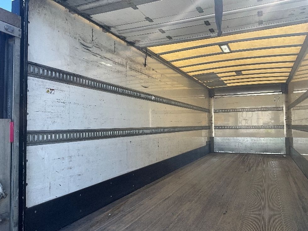 Medium Duty Box Truck-Light and Medium Duty Trucks-Hino-2019-338-Tacoma-WA-97,871\n\t\tmiles-$ 49,750 - Image 11