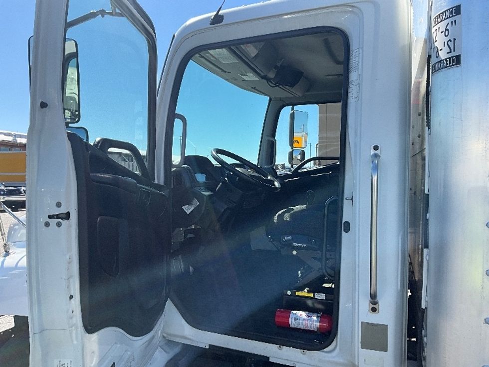 Medium Duty Box Truck-Light and Medium Duty Trucks-Hino-2019-338-Tacoma-WA-97,871\n\t\tmiles-$ 49,750 - Image 16