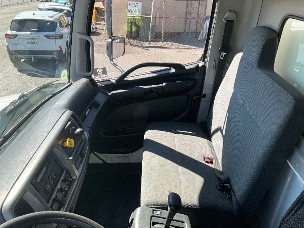 Medium Duty Box Truck-Light and Medium Duty Trucks-Hino-2019-338-Tacoma-WA-97,871\n\t\tmiles-$ 49,750 - Image 19