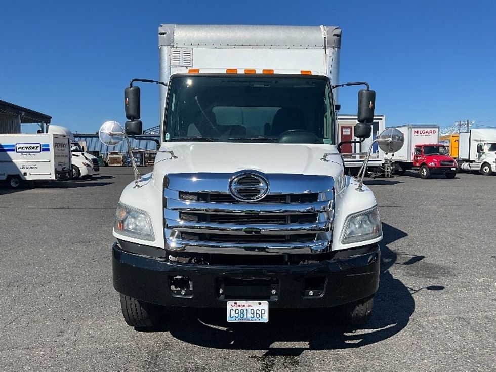Medium Duty Box Truck-Light and Medium Duty Trucks-Hino-2019-338-Tacoma-WA-97,871\n\t\tmiles-$ 49,750 - Image 2