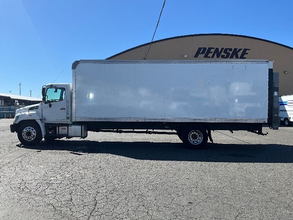 Medium Duty Box Truck-Light and Medium Duty Trucks-Hino-2019-338-Tacoma-WA-97,871\n\t\tmiles-$ 49,750 - Image 4