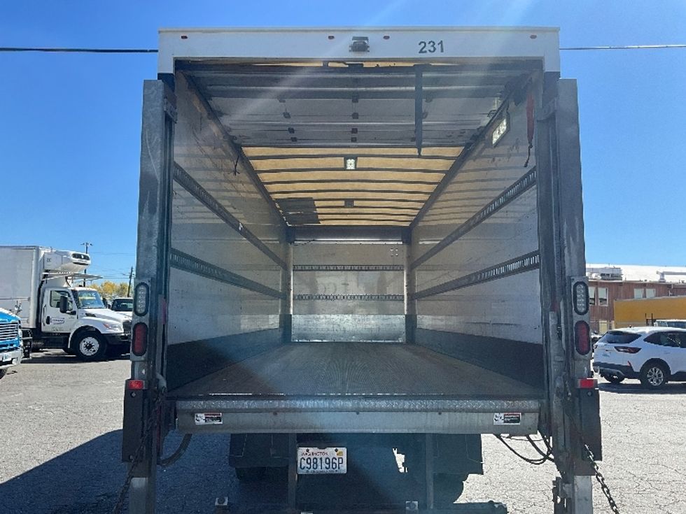 Medium Duty Box Truck-Light and Medium Duty Trucks-Hino-2019-338-Tacoma-WA-97,871\n\t\tmiles-$ 49,750 - Image 8