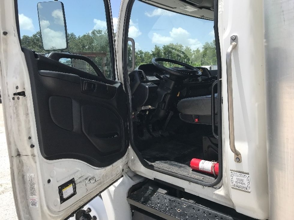 Medium Duty Box Truck-Light and Medium Duty Trucks-Hino-2019-338-Tampa-FL-424,454\n\t\tmiles-$ 21,500 - Image 15