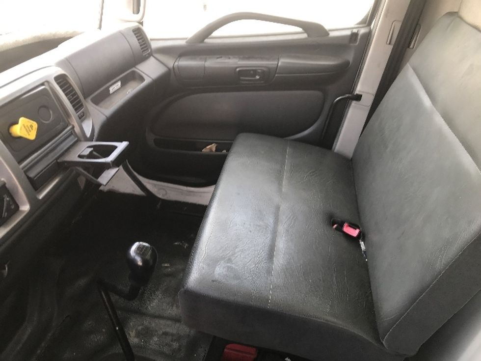 Medium Duty Box Truck-Light and Medium Duty Trucks-Hino-2019-338-Tampa-FL-424,454\n\t\tmiles-$ 21,500 - Image 18