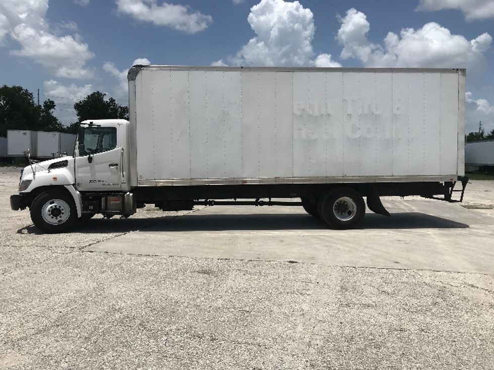 Medium Duty Box Truck-Light and Medium Duty Trucks-Hino-2019-338-Tampa-FL-424,454\n\t\tmiles-$ 21,500 - Image 4