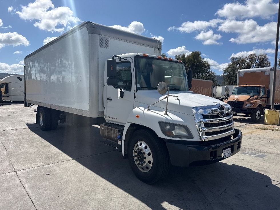 Medium Duty Box Truck-Light and Medium Duty Trucks-Hino-2019-338-Torrance-CA-102,130\n\t\tmiles-$ 48,500 - Image 1