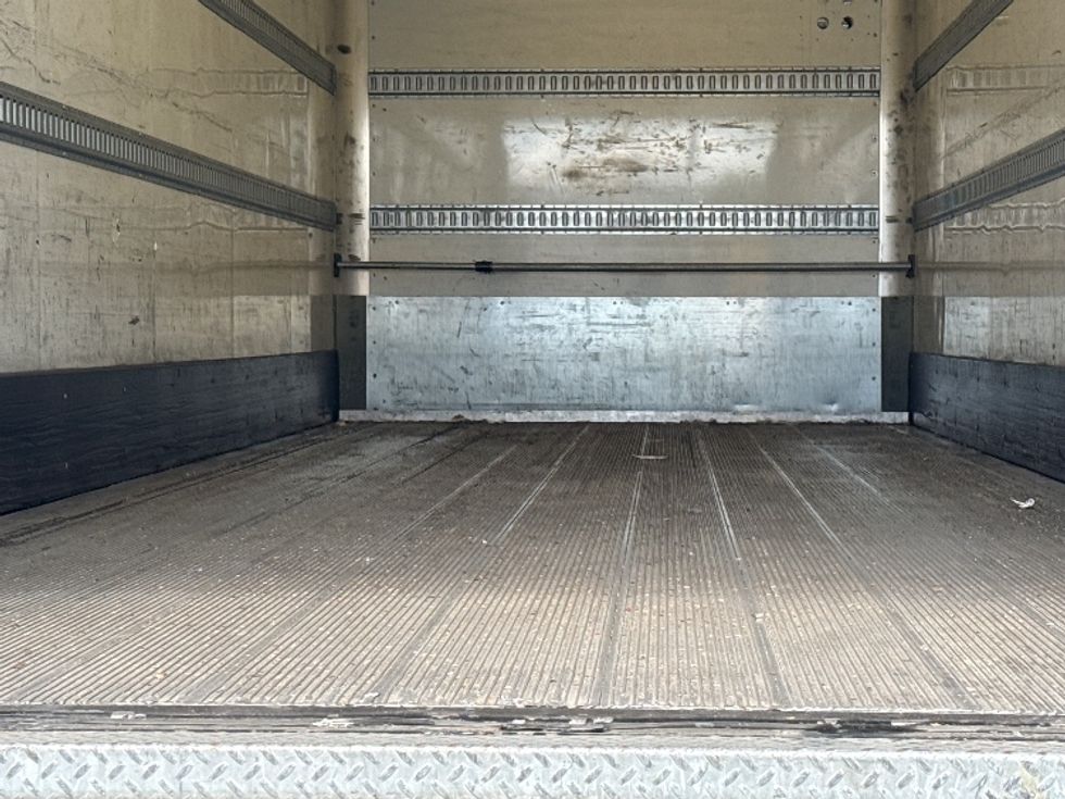 Medium Duty Box Truck-Light and Medium Duty Trucks-Hino-2019-338-Torrance-CA-102,130\n\t\tmiles-$ 48,500 - Image 10