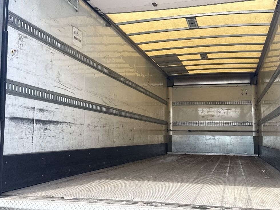 Medium Duty Box Truck-Light and Medium Duty Trucks-Hino-2019-338-Torrance-CA-102,130\n\t\tmiles-$ 48,500 - Image 11