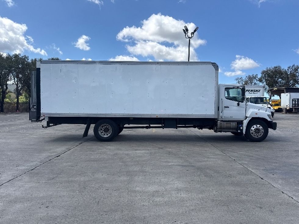 Medium Duty Box Truck-Light and Medium Duty Trucks-Hino-2019-338-Torrance-CA-102,130\n\t\tmiles-$ 48,500 - Image 15