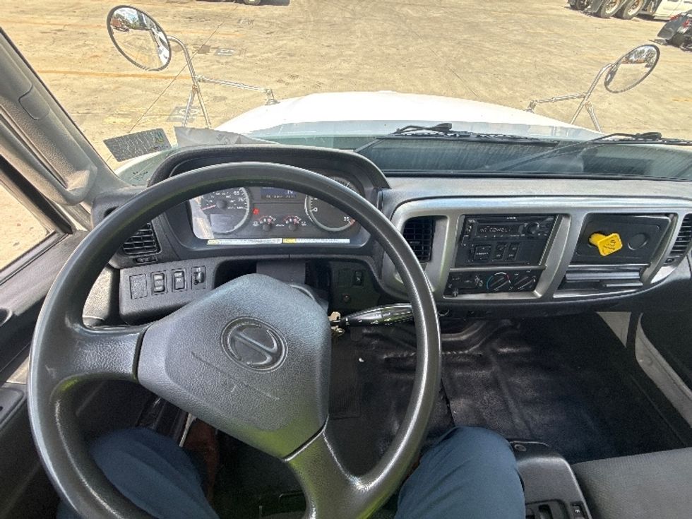 Medium Duty Box Truck-Light and Medium Duty Trucks-Hino-2019-338-Torrance-CA-102,130\n\t\tmiles-$ 48,500 - Image 18