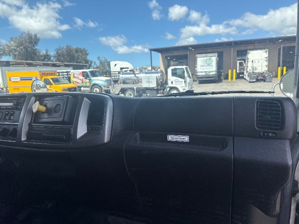 Medium Duty Box Truck-Light and Medium Duty Trucks-Hino-2019-338-Torrance-CA-102,130\n\t\tmiles-$ 48,500 - Image 21