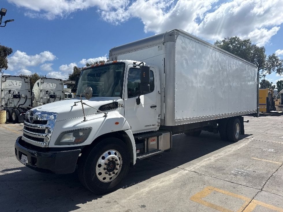 Medium Duty Box Truck-Light and Medium Duty Trucks-Hino-2019-338-Torrance-CA-102,130\n\t\tmiles-$ 48,500 - Image 3