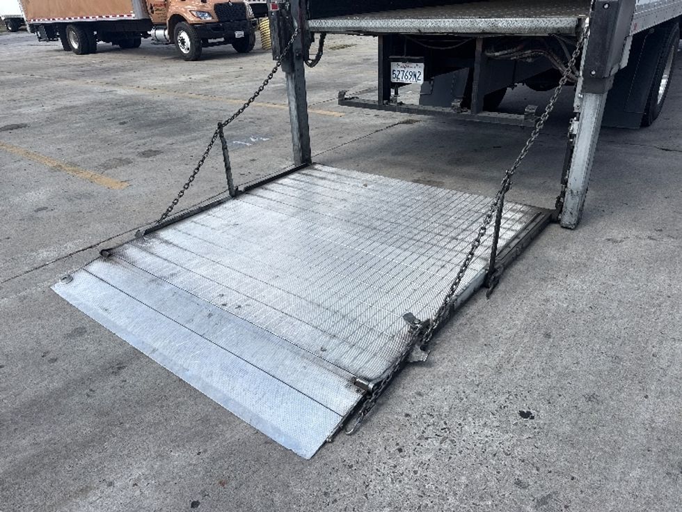 Medium Duty Box Truck-Light and Medium Duty Trucks-Hino-2019-338-Torrance-CA-102,130\n\t\tmiles-$ 48,500 - Image 9