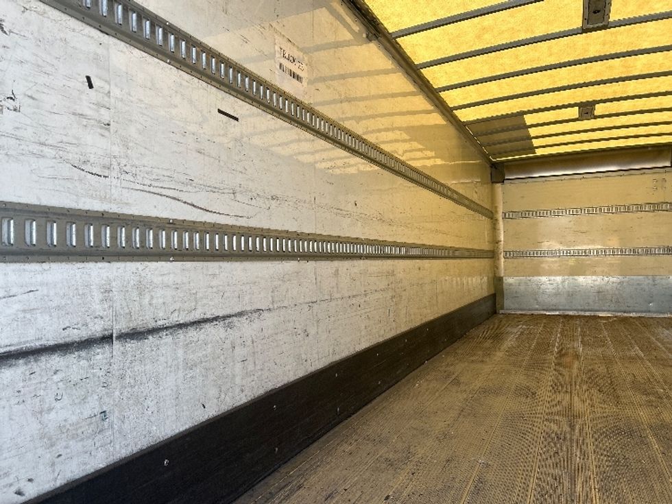 Medium Duty Box Truck-Light and Medium Duty Trucks-Hino-2019-338-Torrance-CA-109,125\n\t\tmiles-$ 48,000 - Image 11