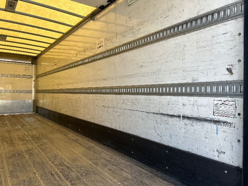 Medium Duty Box Truck-Light and Medium Duty Trucks-Hino-2019-338-Torrance-CA-109,125\n\t\tmiles-$ 48,000 - Image 12