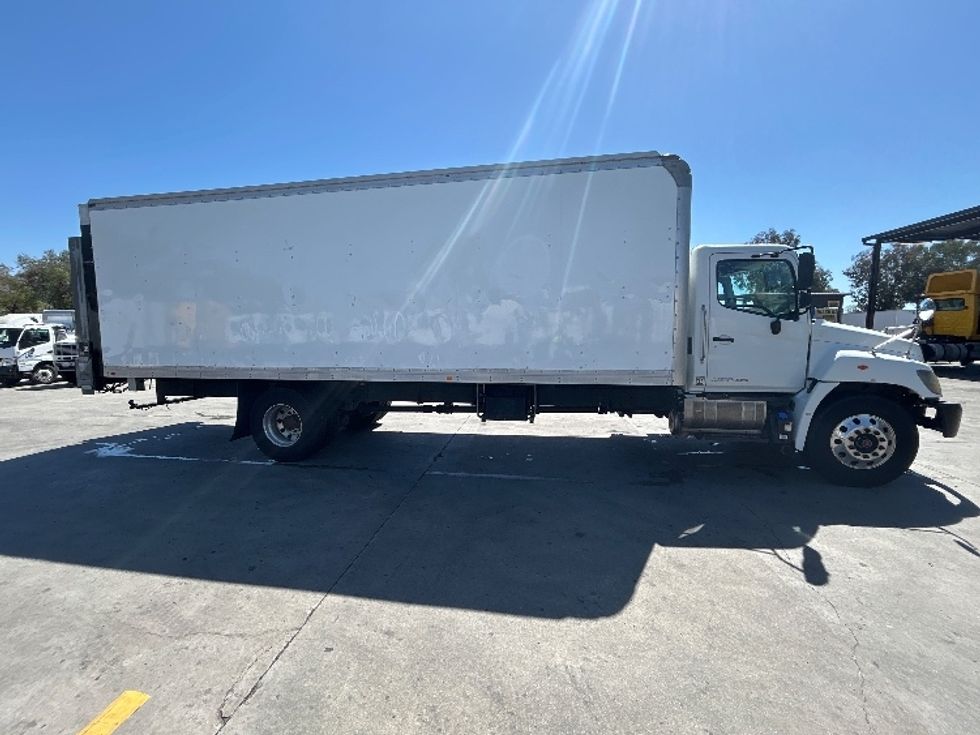 Medium Duty Box Truck-Light and Medium Duty Trucks-Hino-2019-338-Torrance-CA-109,125\n\t\tmiles-$ 48,000 - Image 15