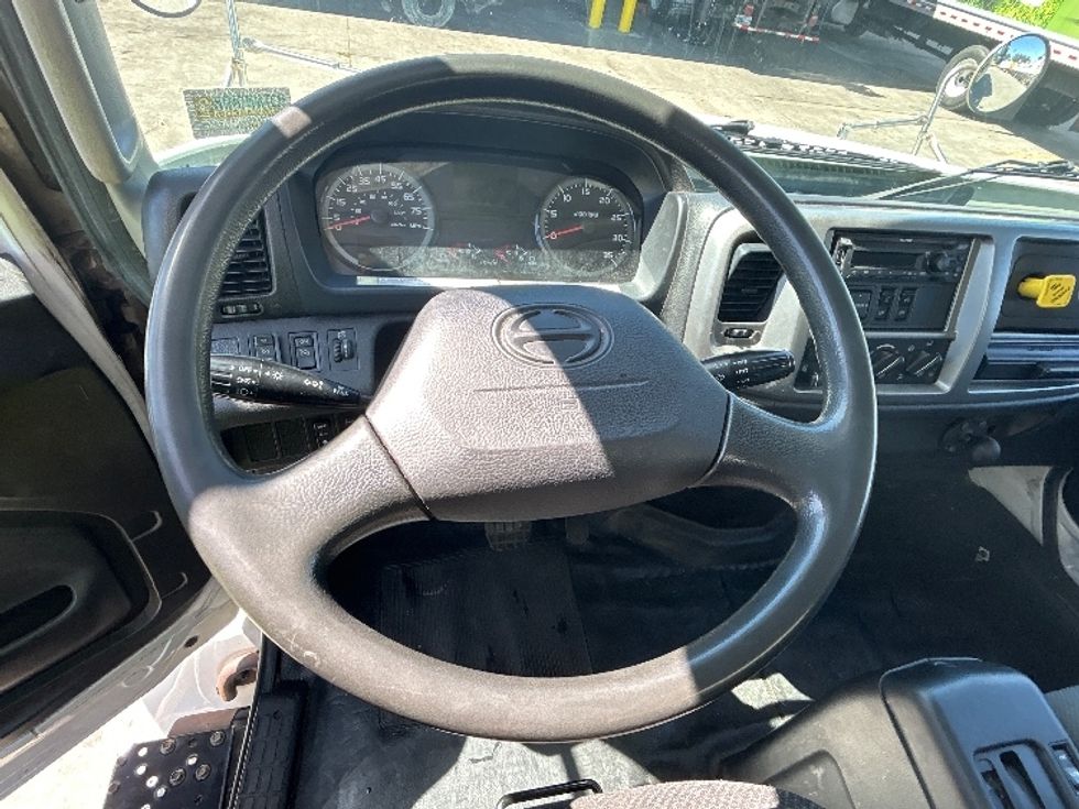 Medium Duty Box Truck-Light and Medium Duty Trucks-Hino-2019-338-Torrance-CA-109,125\n\t\tmiles-$ 48,000 - Image 18