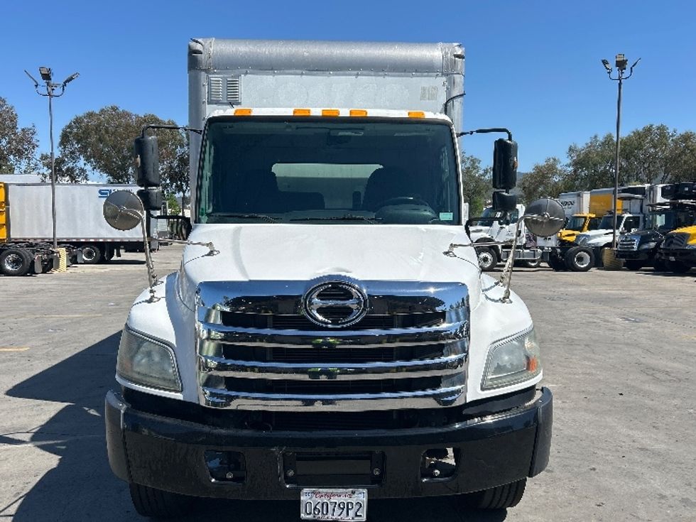 Medium Duty Box Truck-Light and Medium Duty Trucks-Hino-2019-338-Torrance-CA-109,125\n\t\tmiles-$ 48,000 - Image 2