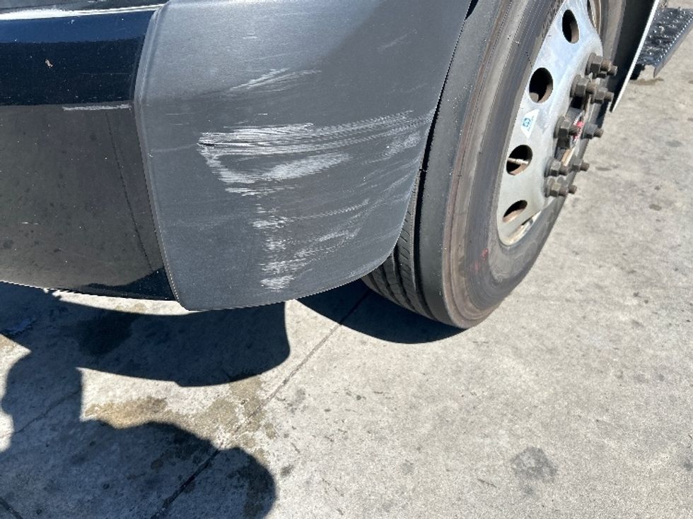 Medium Duty Box Truck-Light and Medium Duty Trucks-Hino-2019-338-Torrance-CA-109,125\n\t\tmiles-$ 48,000 - Image 25