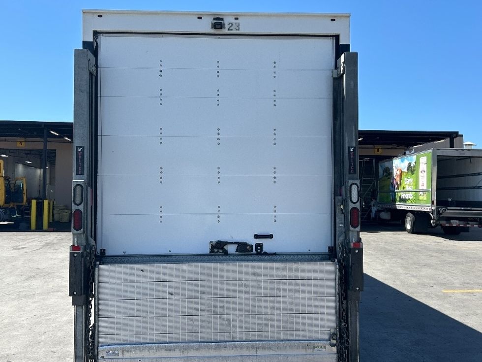 Medium Duty Box Truck-Light and Medium Duty Trucks-Hino-2019-338-Torrance-CA-109,125\n\t\tmiles-$ 48,000 - Image 7