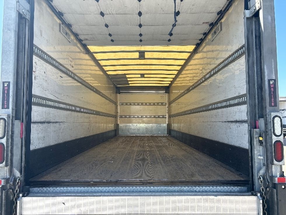 Medium Duty Box Truck-Light and Medium Duty Trucks-Hino-2019-338-Torrance-CA-109,125\n\t\tmiles-$ 48,000 - Image 8