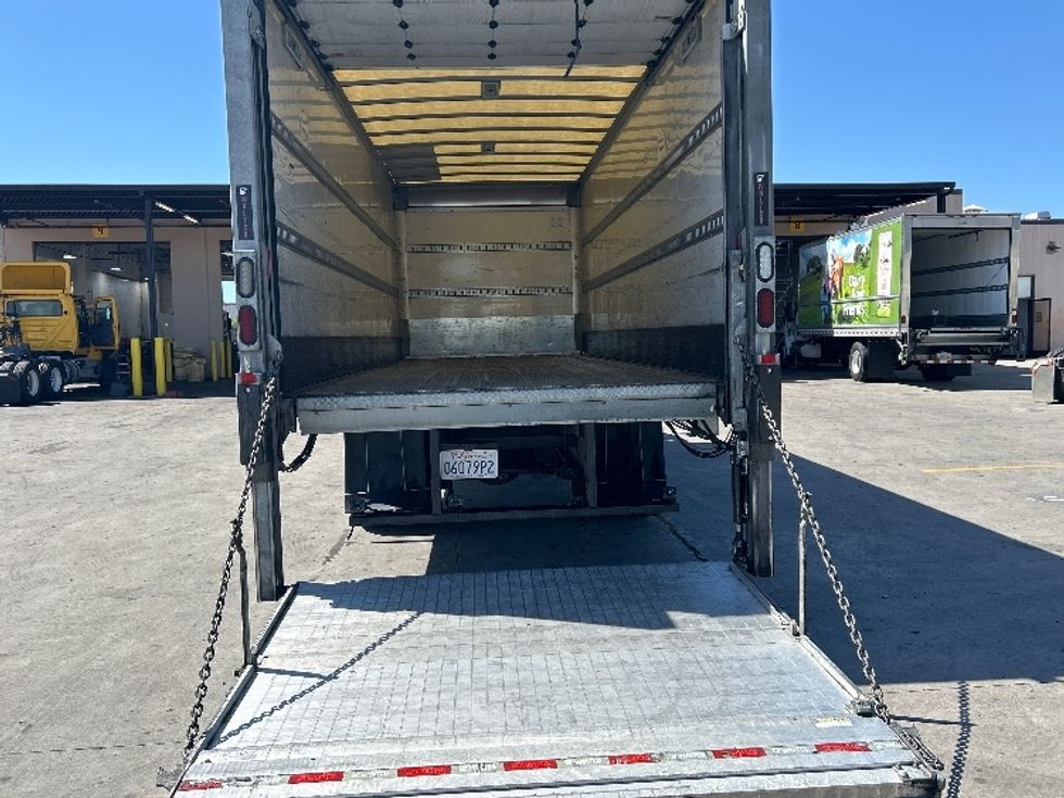 Medium Duty Box Truck-Light and Medium Duty Trucks-Hino-2019-338-Torrance-CA-109,125\n\t\tmiles-$ 48,000 - Image 9