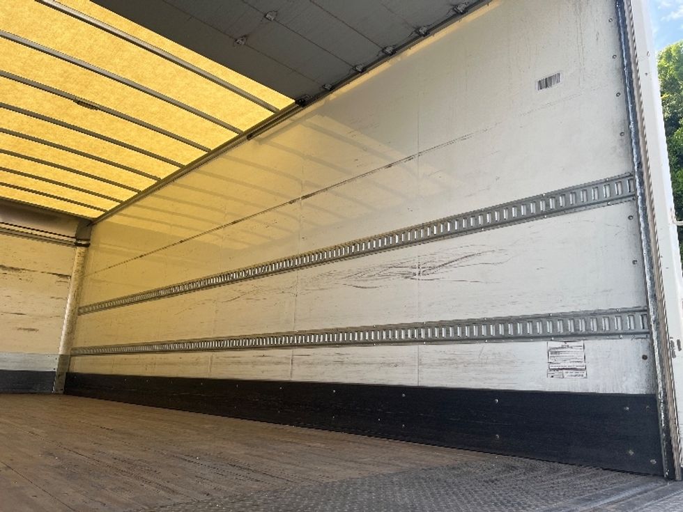 Medium Duty Box Truck-Light and Medium Duty Trucks-Hino-2019-338-Torrance-CA-178,782\n\t\tmiles-$ 41,250 - Image 12