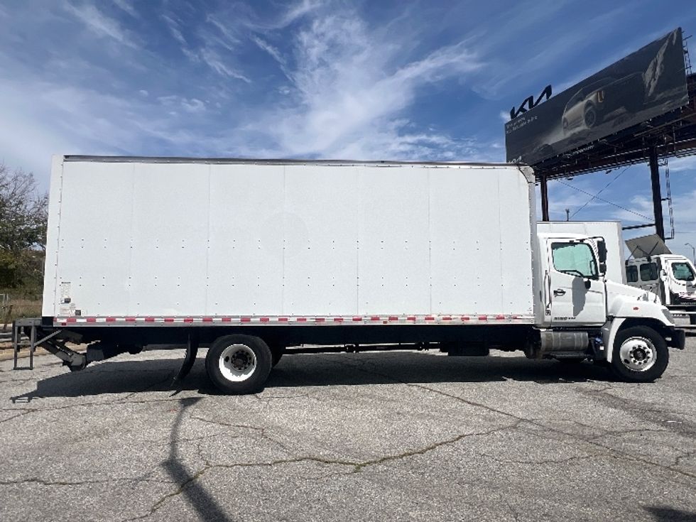 Medium Duty Box Truck-Light and Medium Duty Trucks-Hino-2019-338-Torrance-CA-178,782\n\t\tmiles-$ 41,250 - Image 15