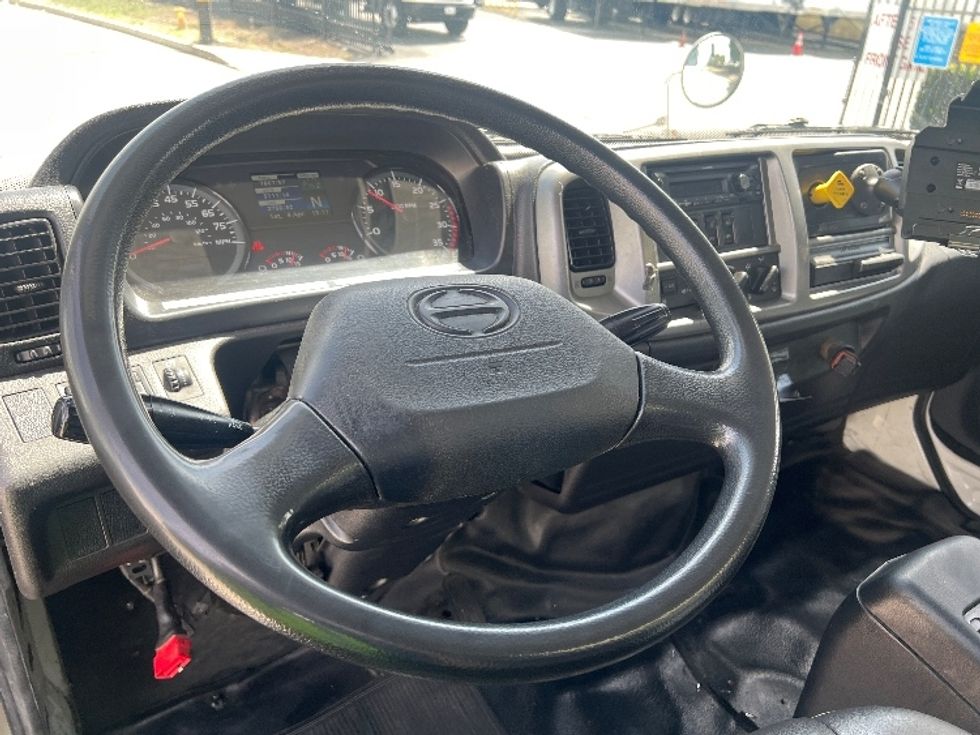 Medium Duty Box Truck-Light and Medium Duty Trucks-Hino-2019-338-Torrance-CA-178,782\n\t\tmiles-$ 41,250 - Image 17